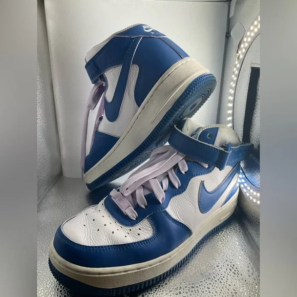 Nike | Shoes | Gently Used Nike Air Womans Sneakers In Blue 